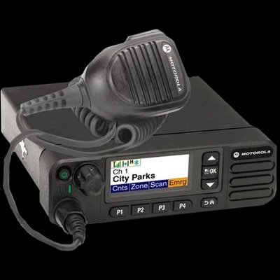 Motorola DM4601E VHF LP WIFI/BT/GNSS CD MBAR304NE (Compact Microphone, Power Cable and Trunnion) Цифрова автомобільна радіостанція 31762 фото